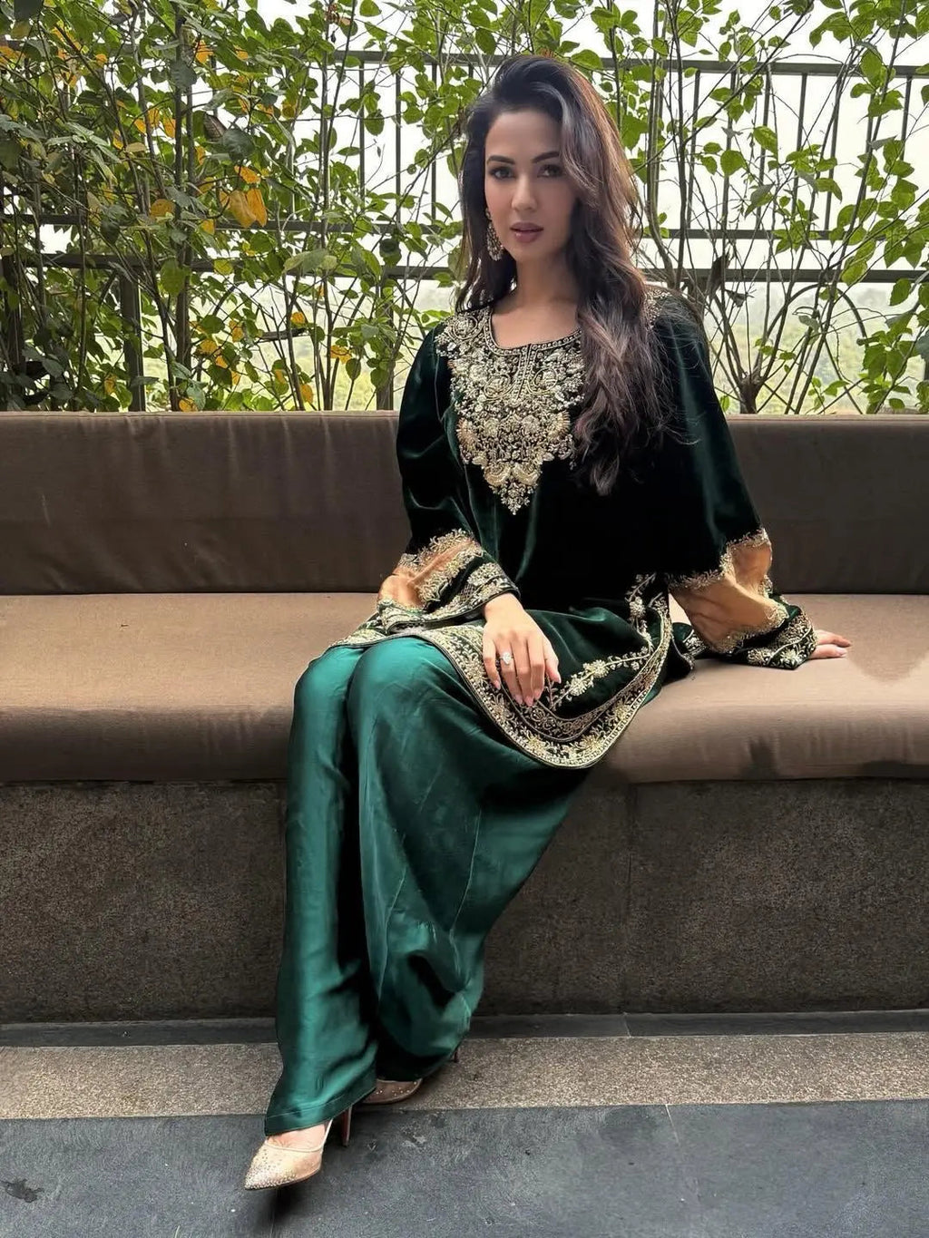Ethenika Original Sequence Embroidery Work Designer Party Wear Velvet Kurti Pant Dupatta Set (Ready To Wear)